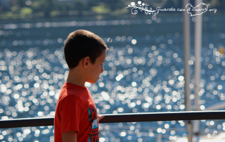 bambini al mare con i nonni