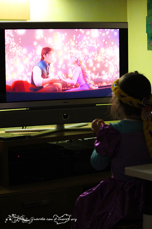 Emma guarda Rapunzel
